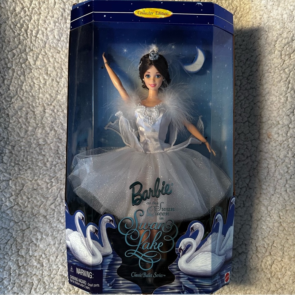 Swan Queen from Sawn Lake Barbie - 1997